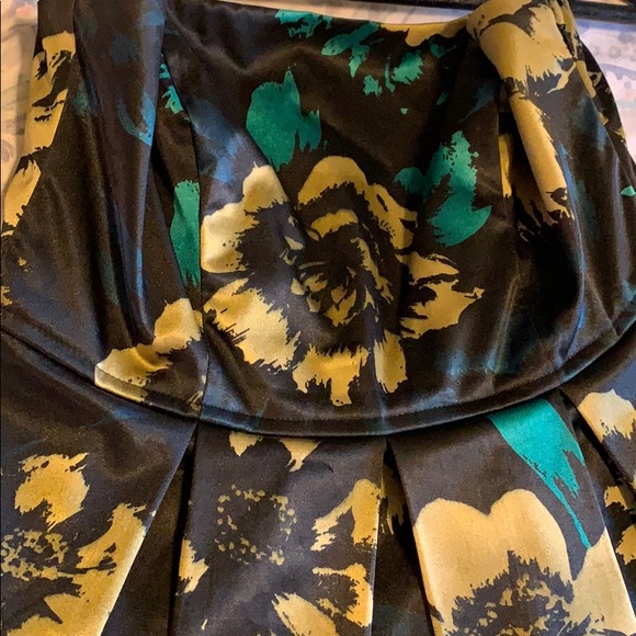 Strapless formal dress - Picture 3 of 4